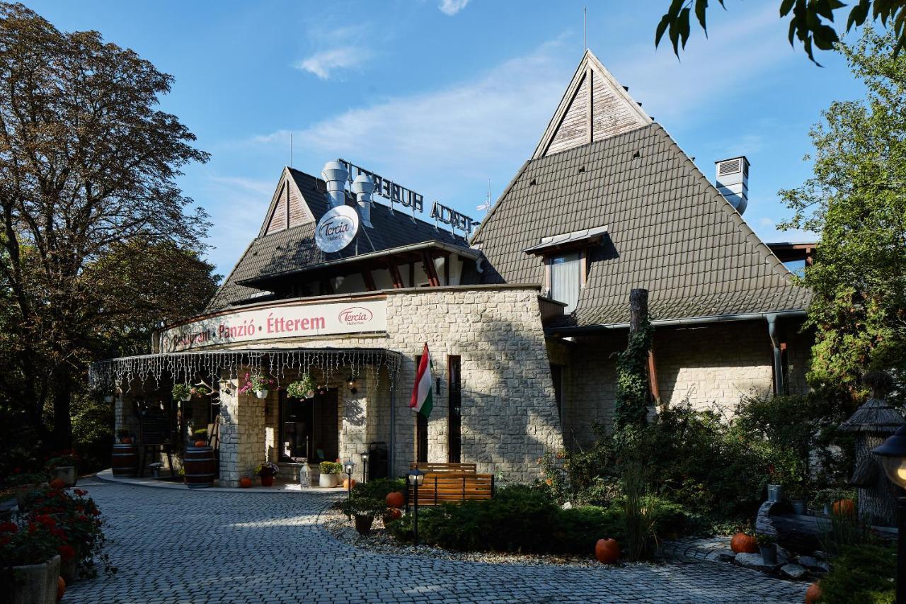 Tercia Hubertus Panzio Bed & Breakfast โชพรอน ภายนอก รูปภาพ