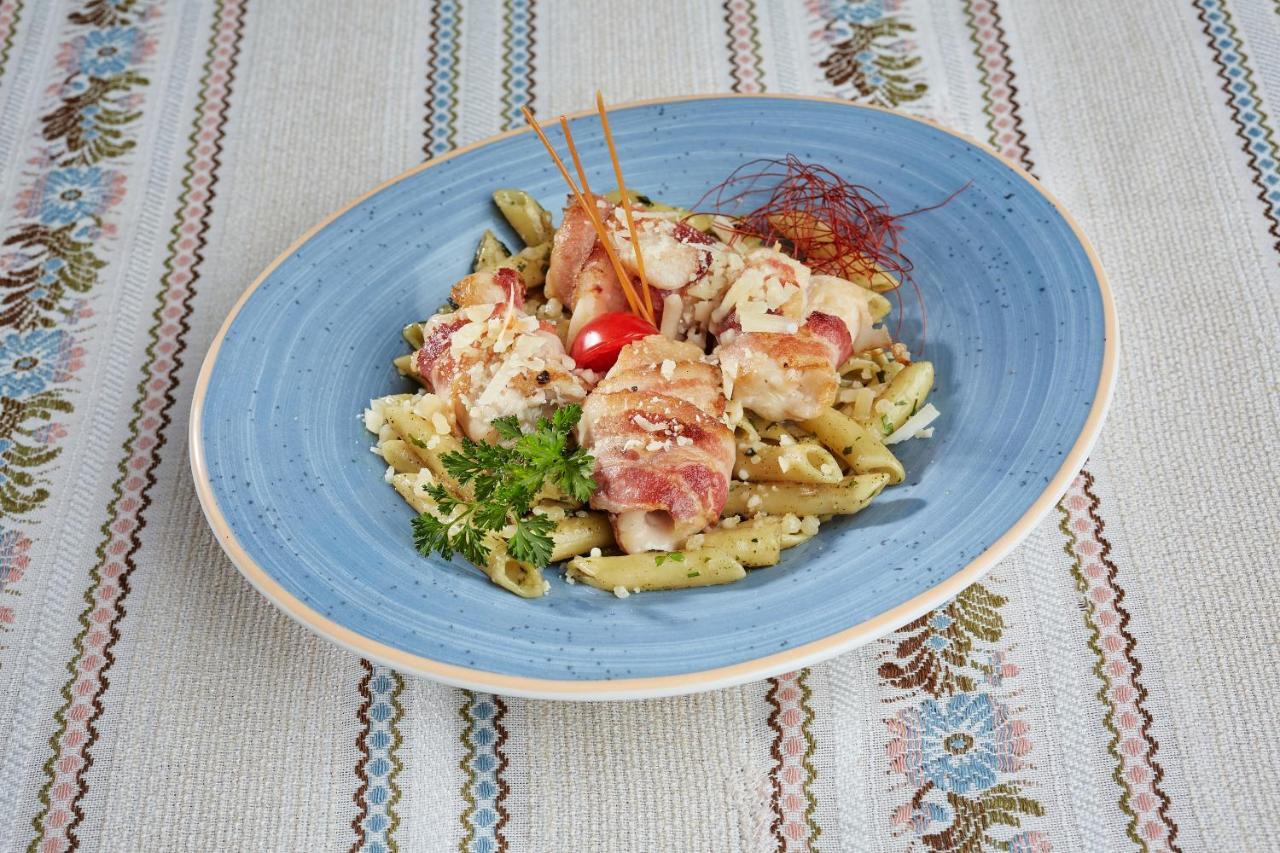 Tercia Hubertus Panzio Bed & Breakfast โชพรอน ภายนอก รูปภาพ