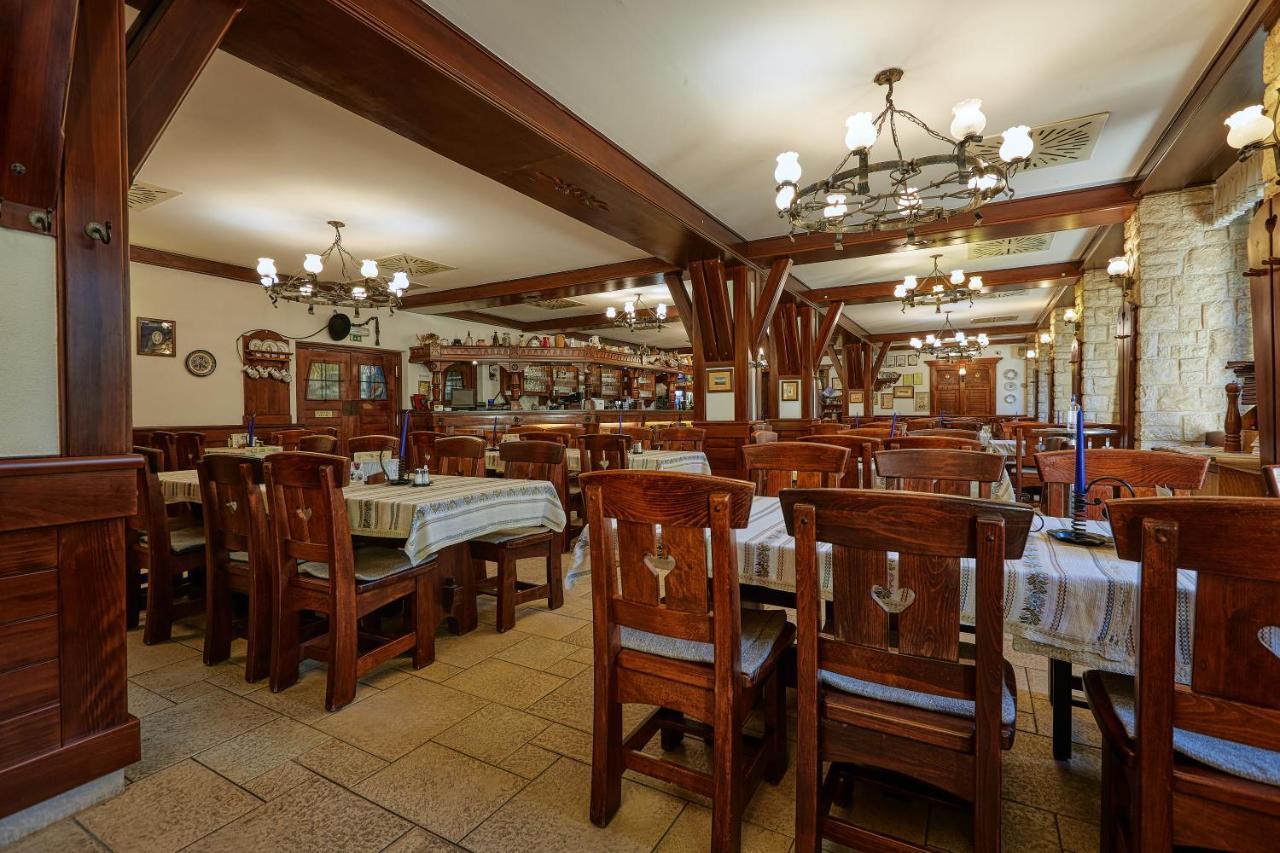 Tercia Hubertus Panzio Bed & Breakfast โชพรอน ภายนอก รูปภาพ