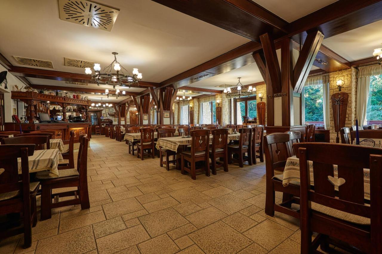 Tercia Hubertus Panzio Bed & Breakfast โชพรอน ภายนอก รูปภาพ
