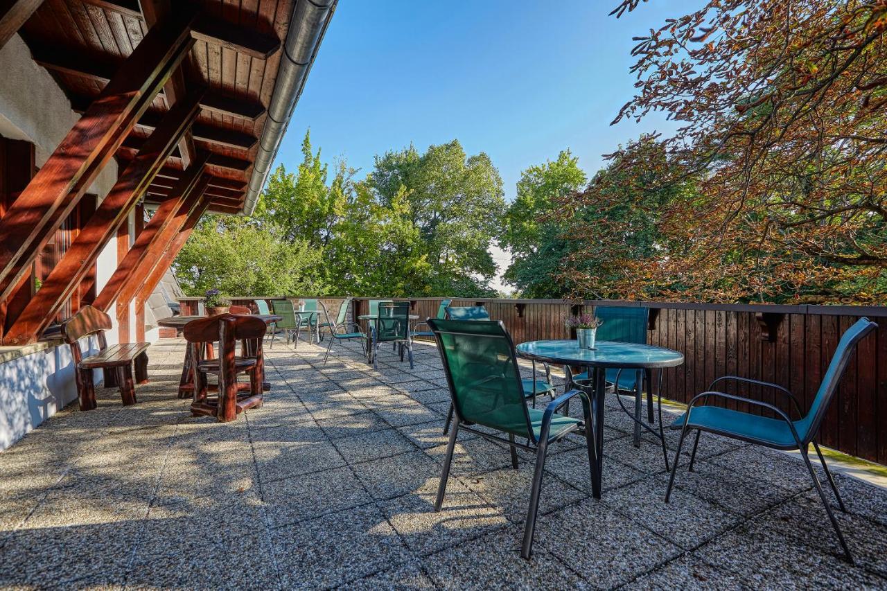 Tercia Hubertus Panzio Bed & Breakfast โชพรอน ภายนอก รูปภาพ