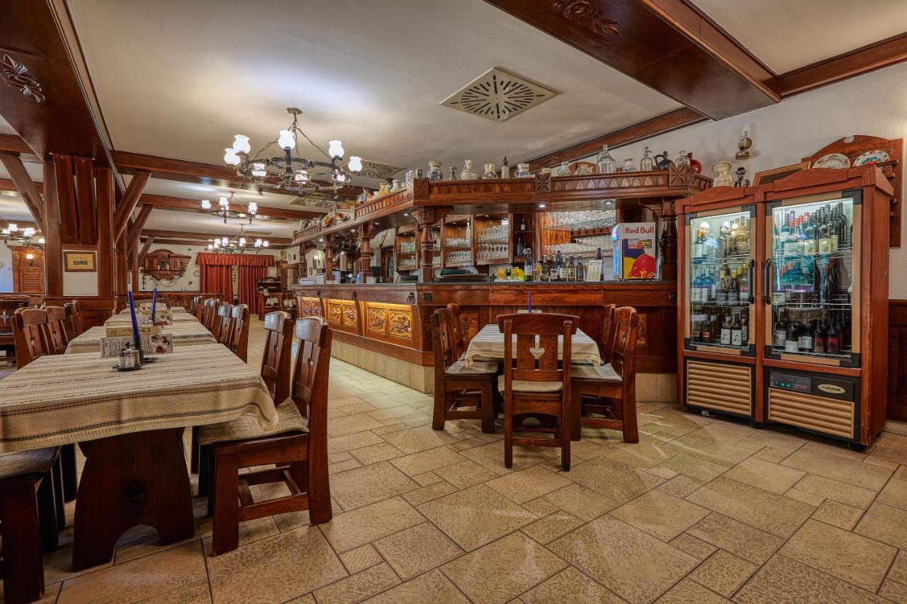 Tercia Hubertus Panzio Bed & Breakfast โชพรอน ภายนอก รูปภาพ