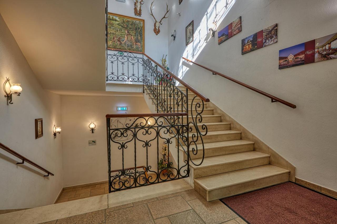 Tercia Hubertus Panzio Bed & Breakfast โชพรอน ภายนอก รูปภาพ