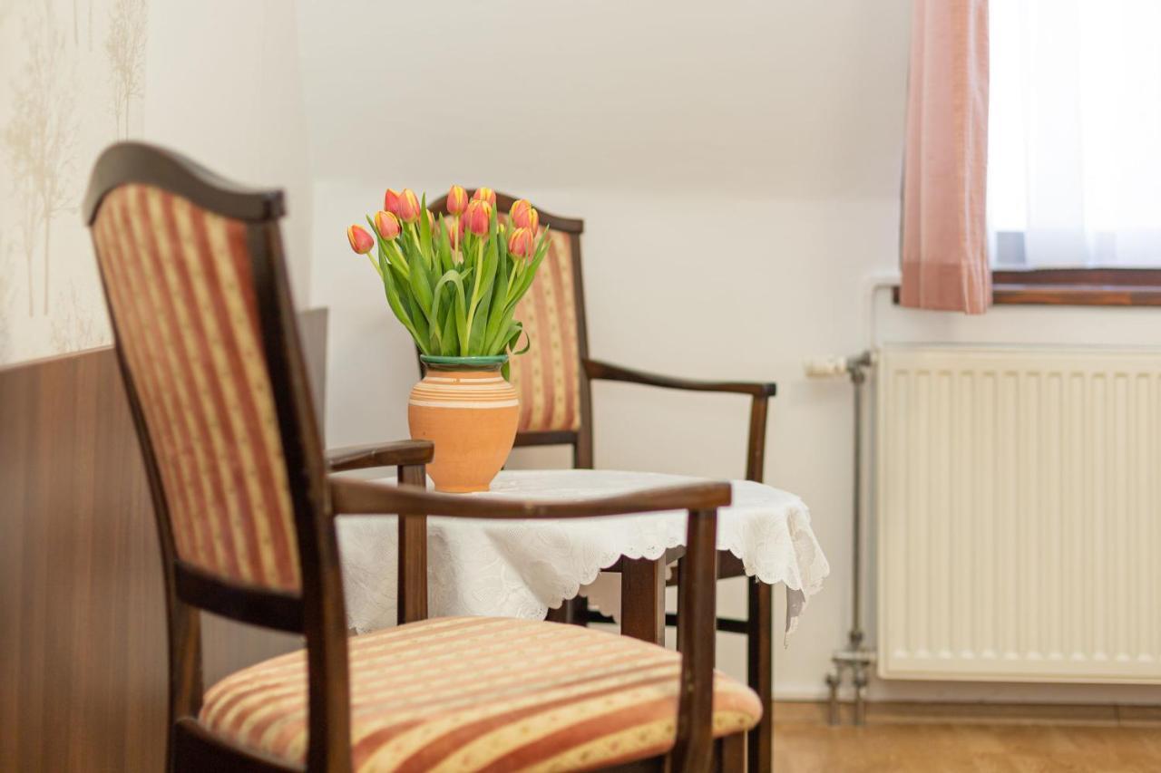 Tercia Hubertus Panzio Bed & Breakfast โชพรอน ภายนอก รูปภาพ